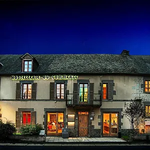 https://les-chambres-de-lhostellerie-du-commerce.hotels-rhonealpes.com